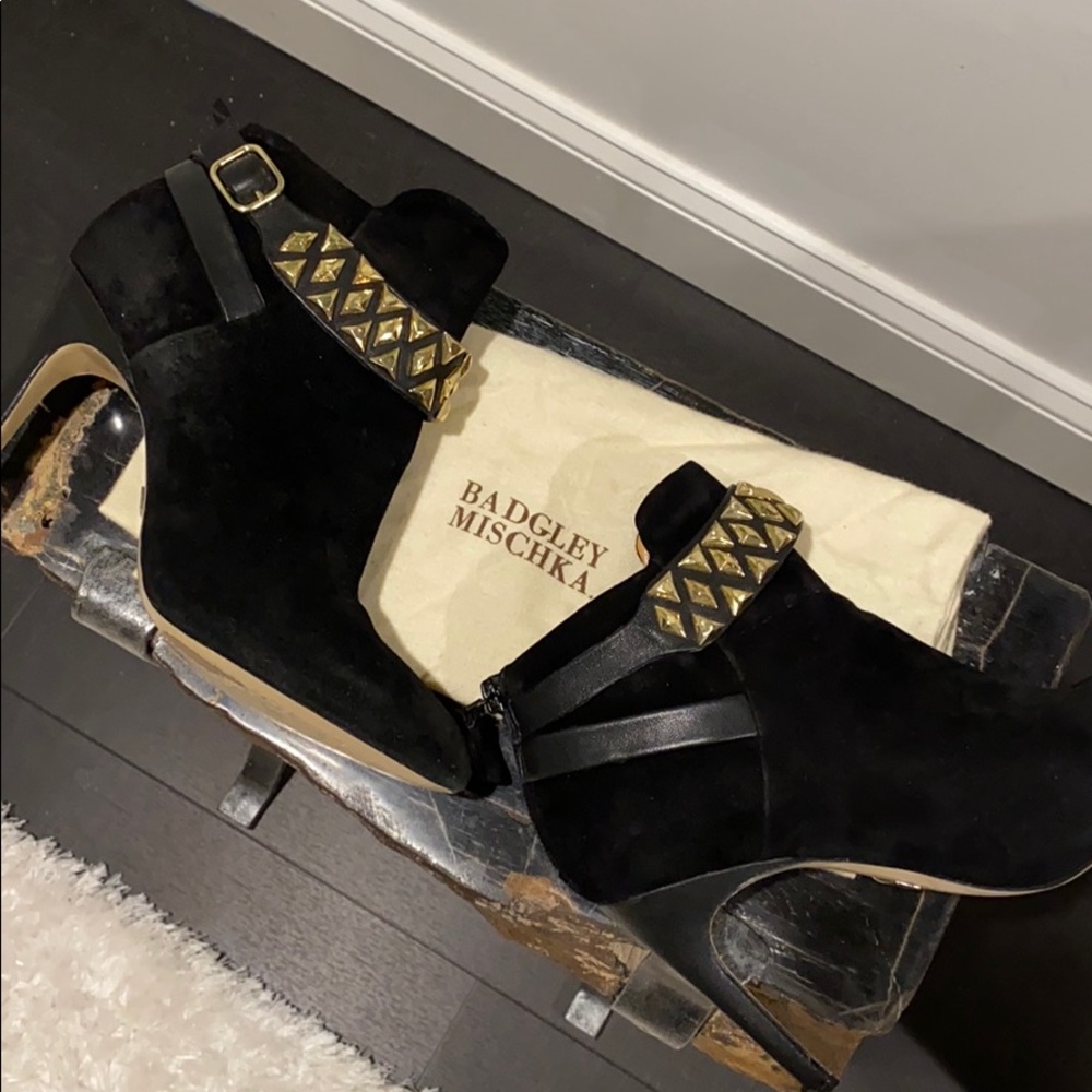 BADGLEY MISCHKA suede bootie - Picture 7 of 8